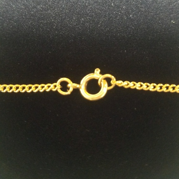 Beautiful Gold Leaf Necklace - Picture 4 of 4